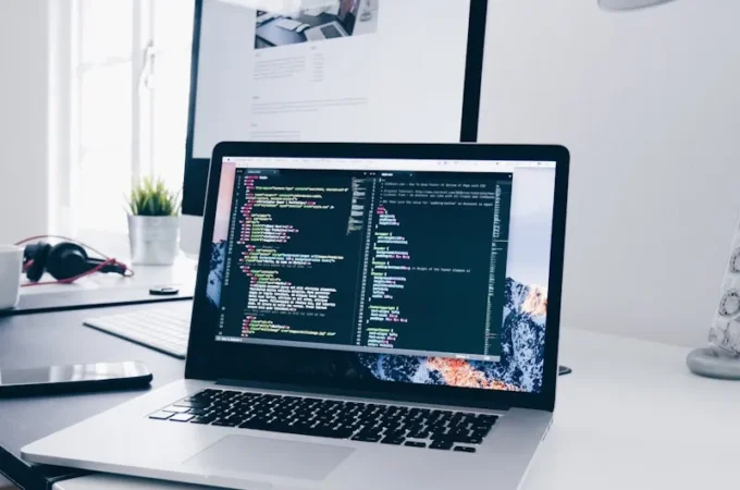 A Closer Look at the World of Independent Artists