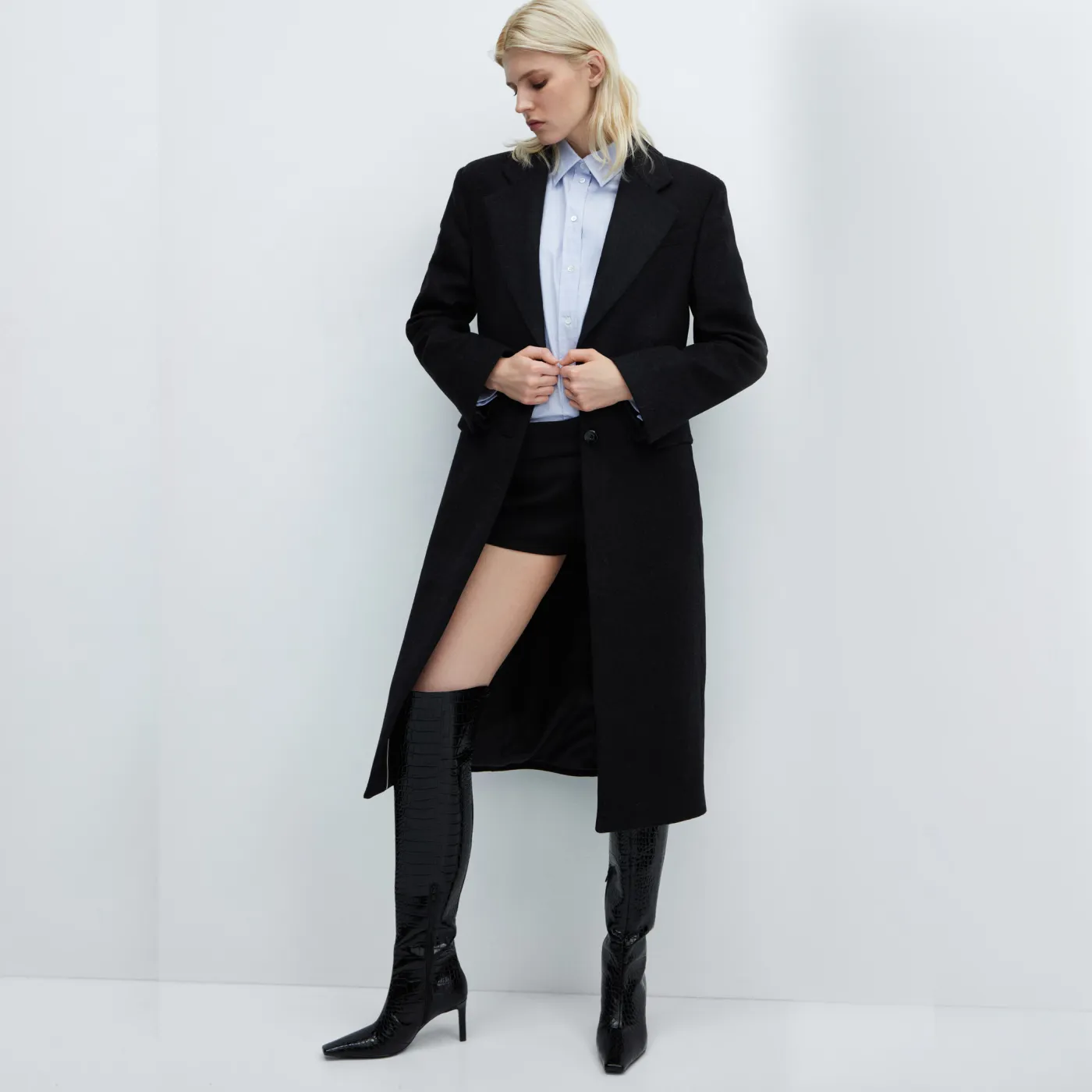 Black Croc-Effect Based Stiletto Boots - Image 3